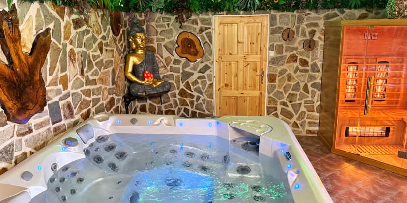 Privátní wellness pro 2 osoby: 2 až 3 hodiny i celá noc vč. nápojů či šumivého vína